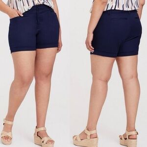 torrid 5 Inch Stretch Sateen Mid-Rise Short Peacoat Navy Blue Plus Size 24 Curvy